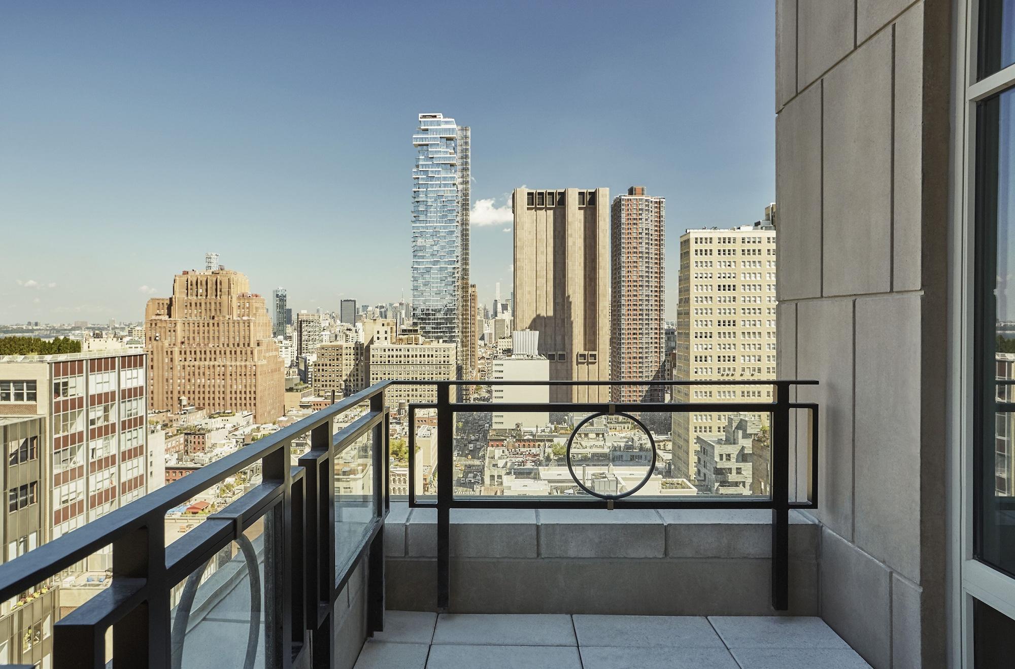 Four Seasons Hotel New York Downtown Exterior photo